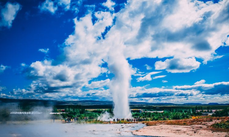 Стимбот гейзер Steamboat Geyser