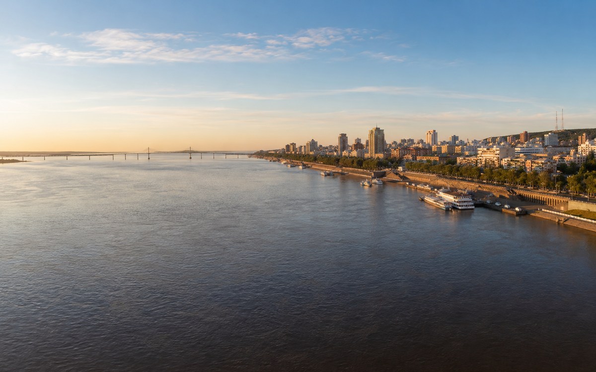 Река Амур, мост и набережная Хабаровска