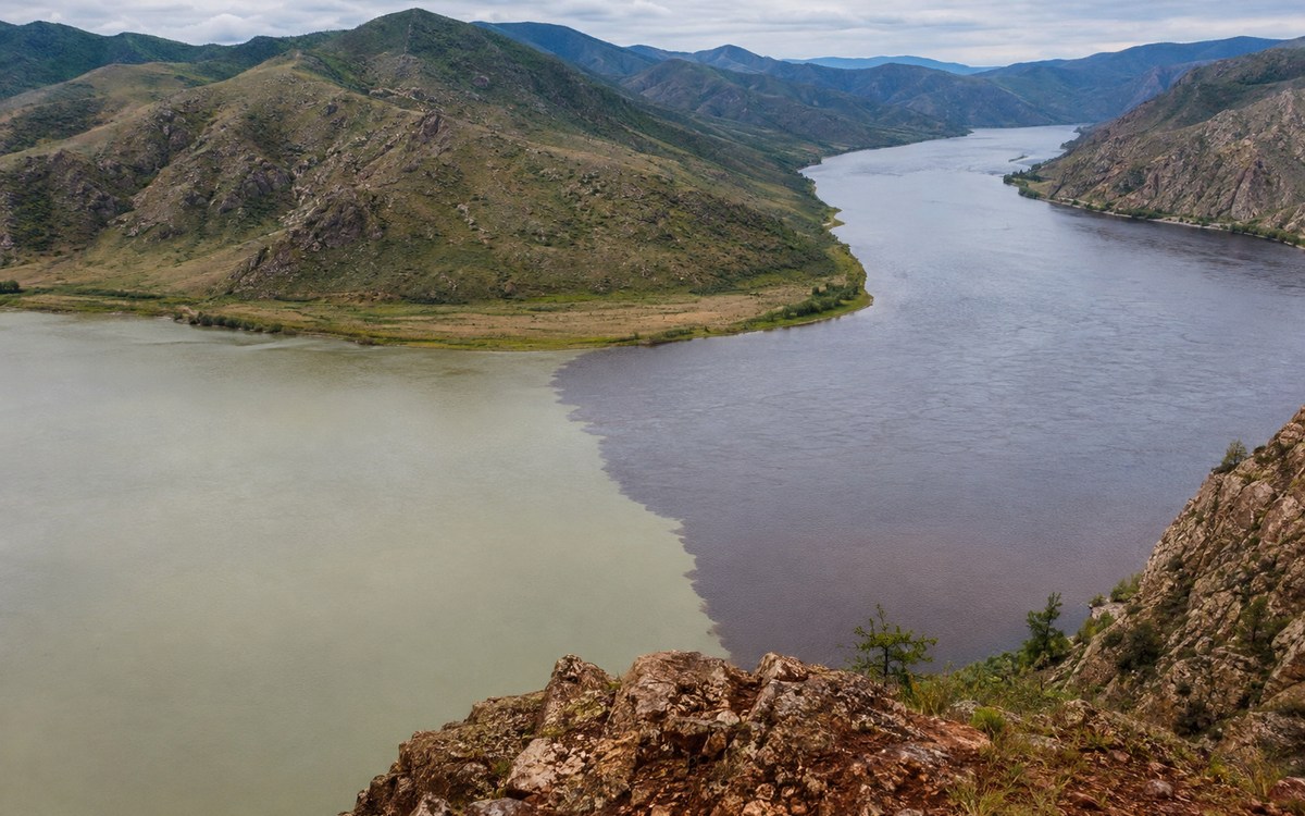 Слияние Шилки и Аргуни, образующее Амур